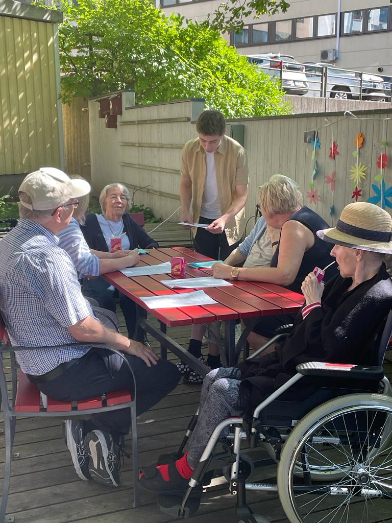 Ikääntyneiden asumispalveluiden kesäkuulumisia